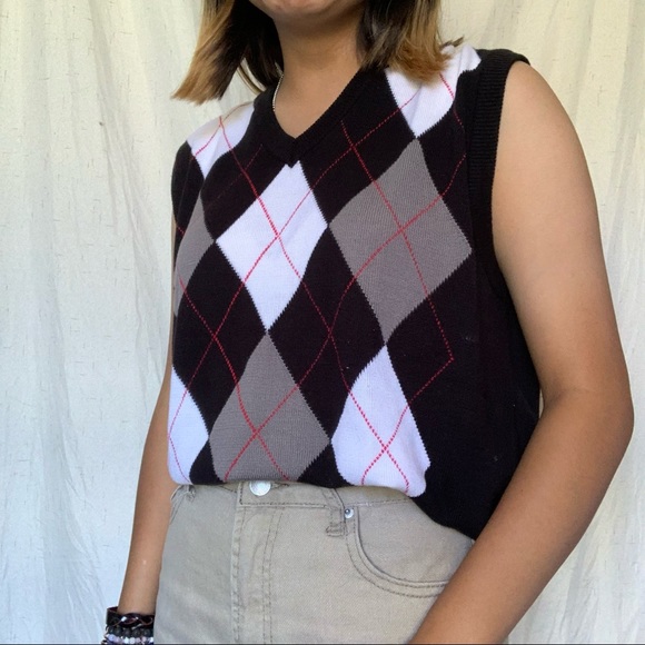 Black and white argyle pattern vest - Picture 3 of 7